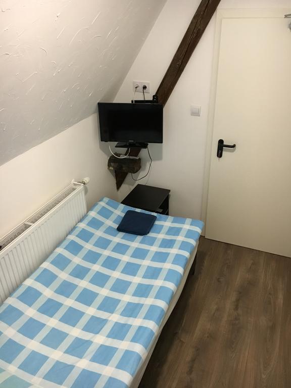 Pension Haus Baron 2 Friedrichsfeld Edingen-Neckarhausen ภายนอก รูปภาพ