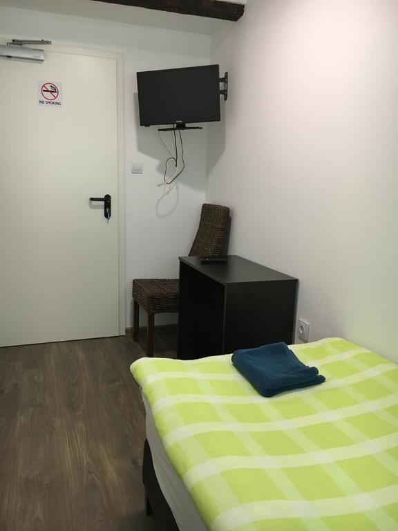Pension Haus Baron 2 Friedrichsfeld Edingen-Neckarhausen ภายนอก รูปภาพ