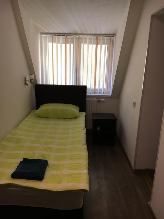 Pension Haus Baron 2 Friedrichsfeld Edingen-Neckarhausen ภายนอก รูปภาพ